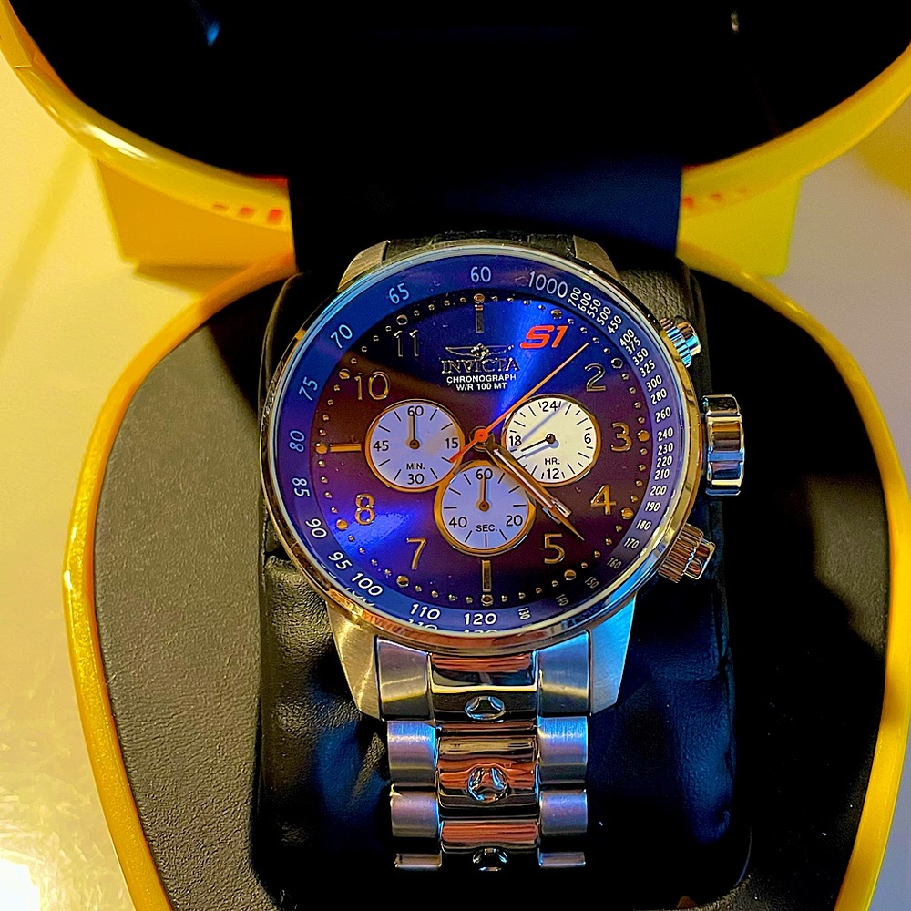 Invicta S1 Limited + apple Iwatch